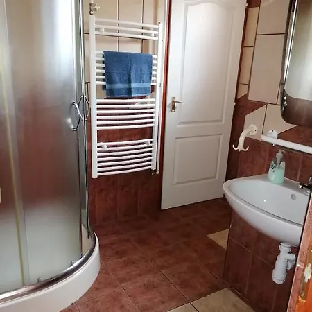 Katica Vendeghaz Apartment