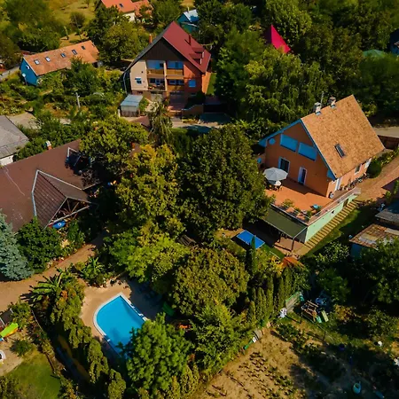 Katica Vendeghaz Apartment